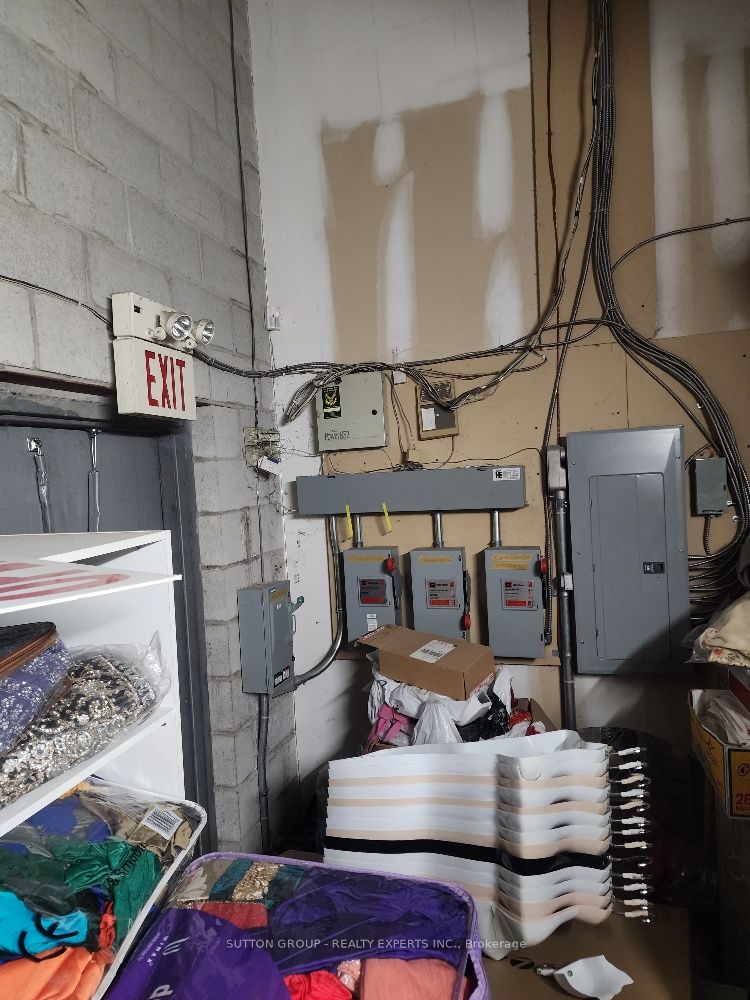 #5 - 2575 Steeles Avenue Property Photo 19