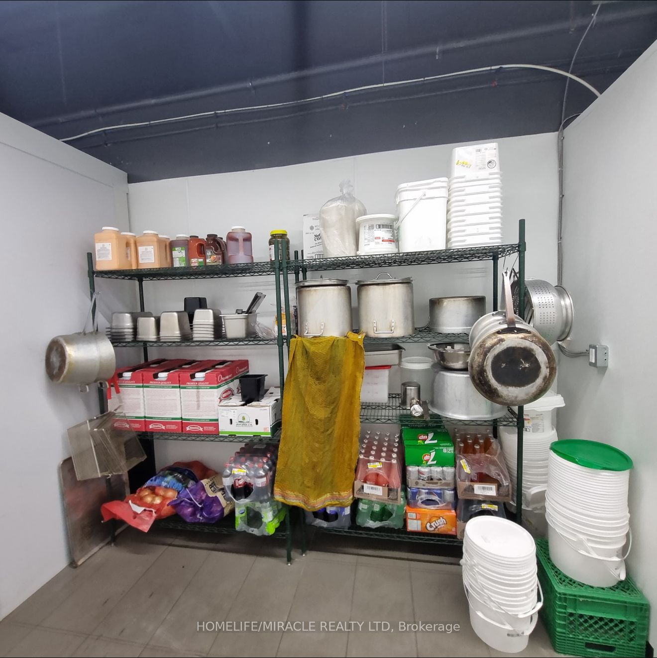 2425 Truscott Dr Property Photo 10