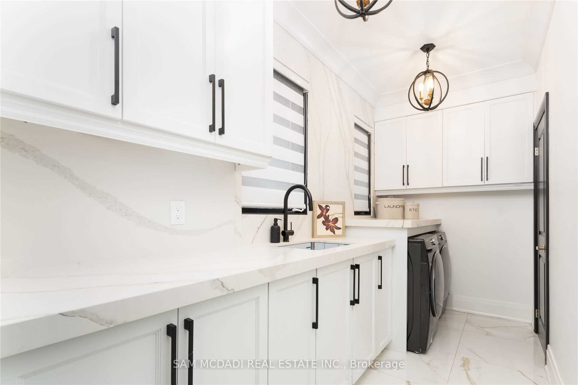 1540 Mississauga Road Property Photo 15
