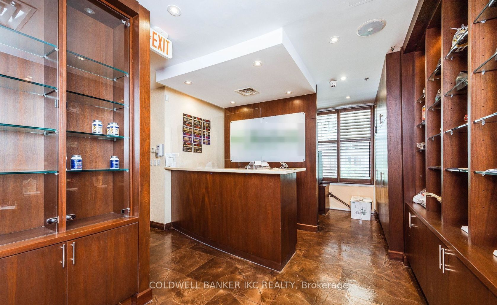 #c211 - 3885 Duke Of York Boulevard Property Photo 5