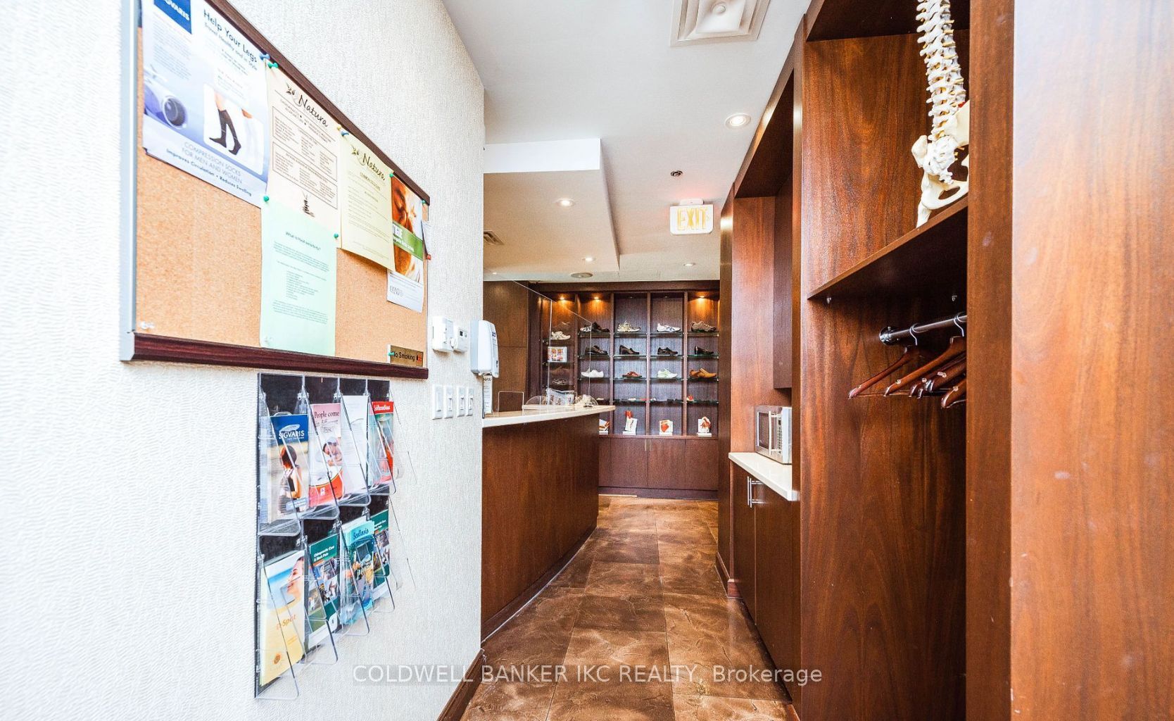 #c211 - 3885 Duke Of York Boulevard Property Photo 6