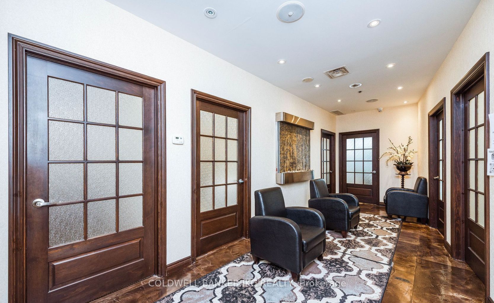 #c211 - 3885 Duke Of York Boulevard Property Photo 8