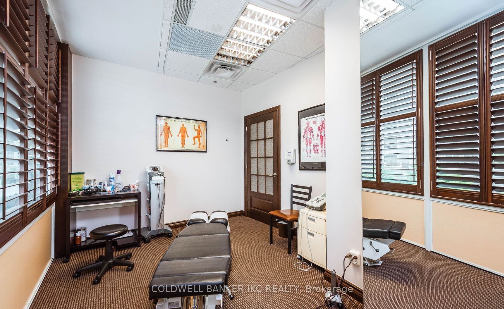 #c211 - 3885 Duke Of York Boulevard Property Photo 14