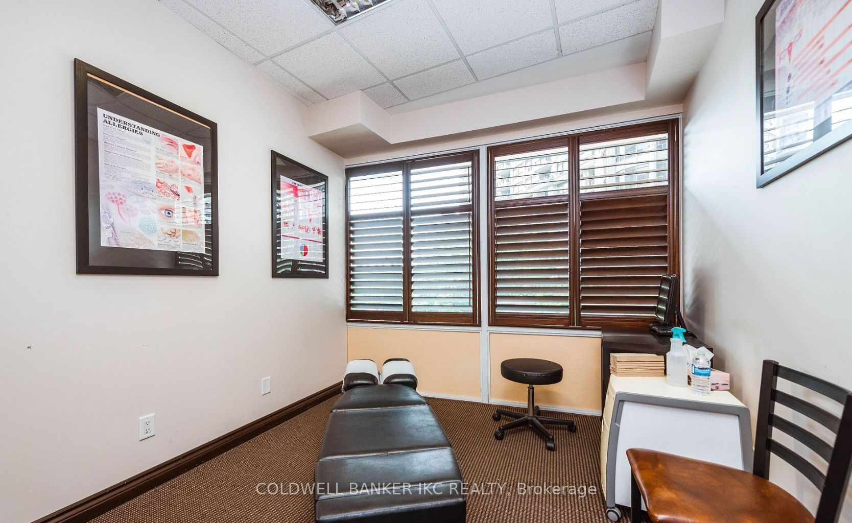 #c211 - 3885 Duke Of York Boulevard Property Photo 21