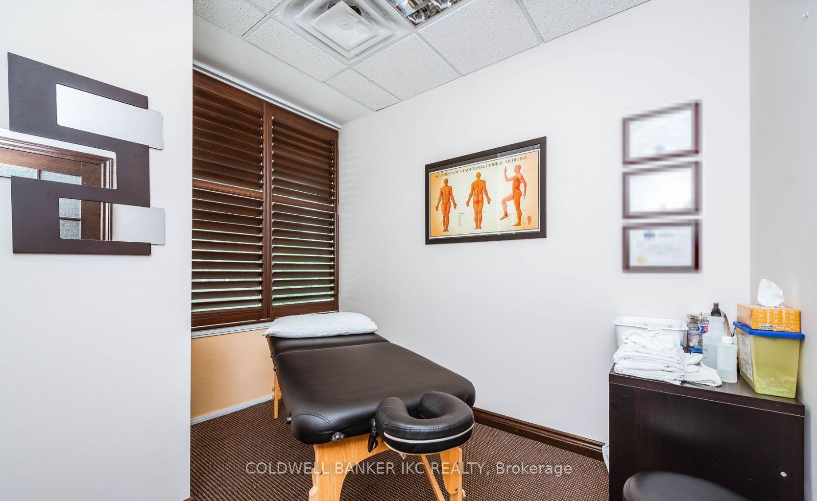 #c211 - 3885 Duke Of York Boulevard Property Photo 26