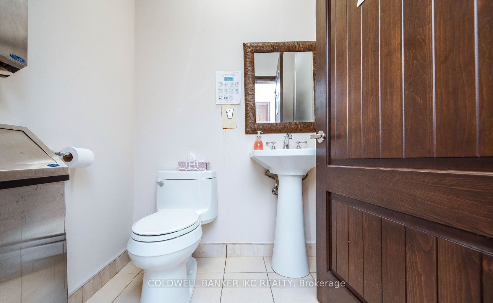 #c211 - 3885 Duke Of York Boulevard Property Photo 29