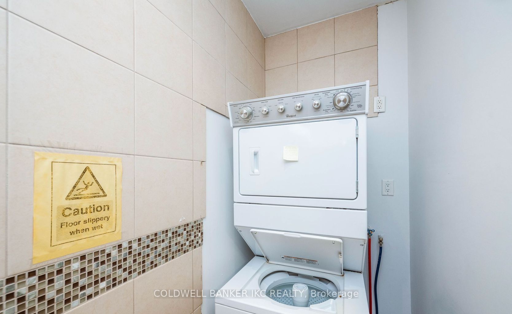 #c211 - 3885 Duke Of York Boulevard Property Photo 33
