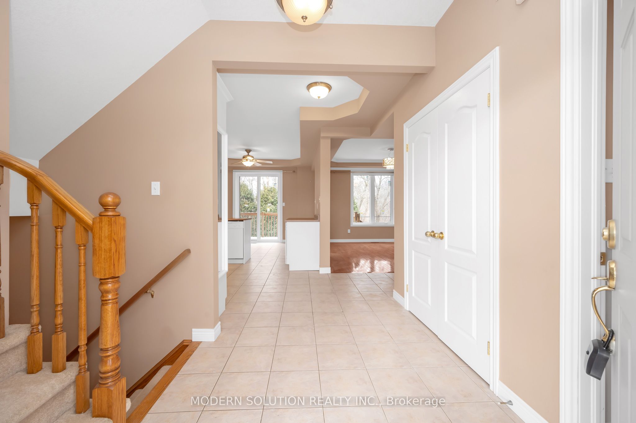 #2 - 5151 Upper Middle Road Property Photo 3