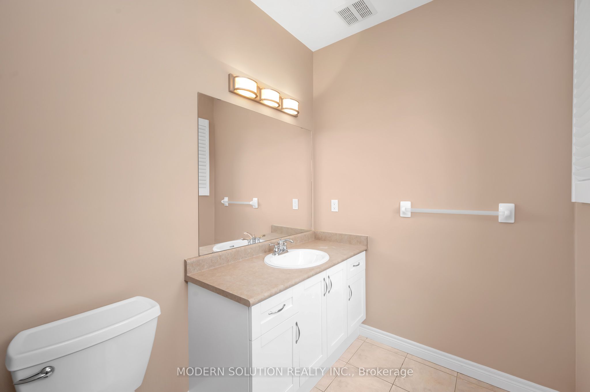 #2 - 5151 Upper Middle Road Property Photo 5