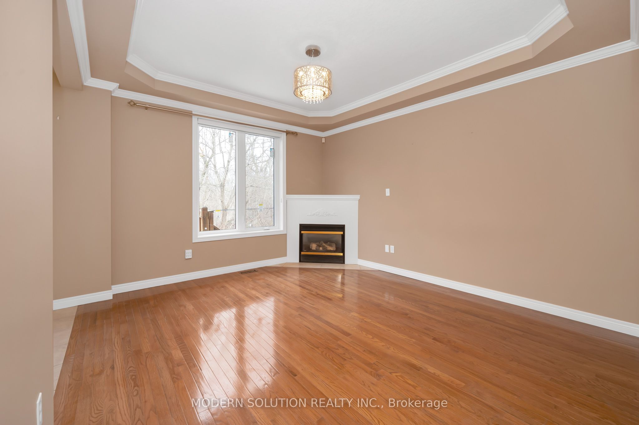 #2 - 5151 Upper Middle Road Property Photo 6
