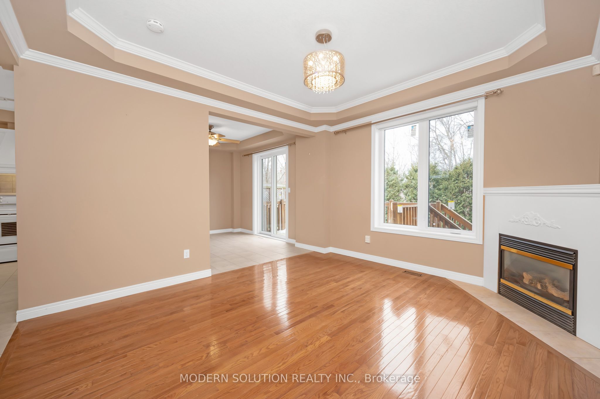 #2 - 5151 Upper Middle Road Property Photo 8