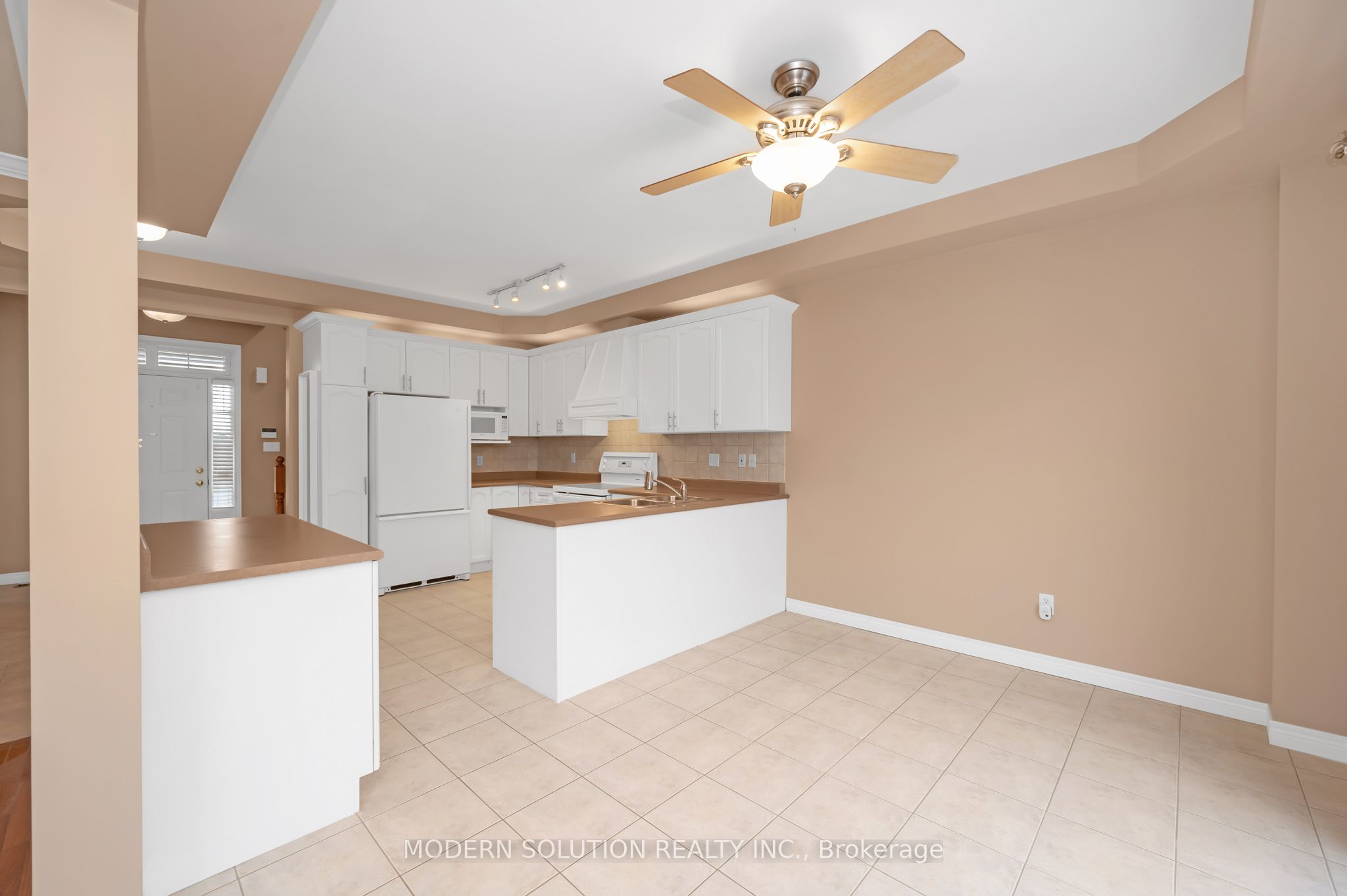 #2 - 5151 Upper Middle Road Property Photo 10