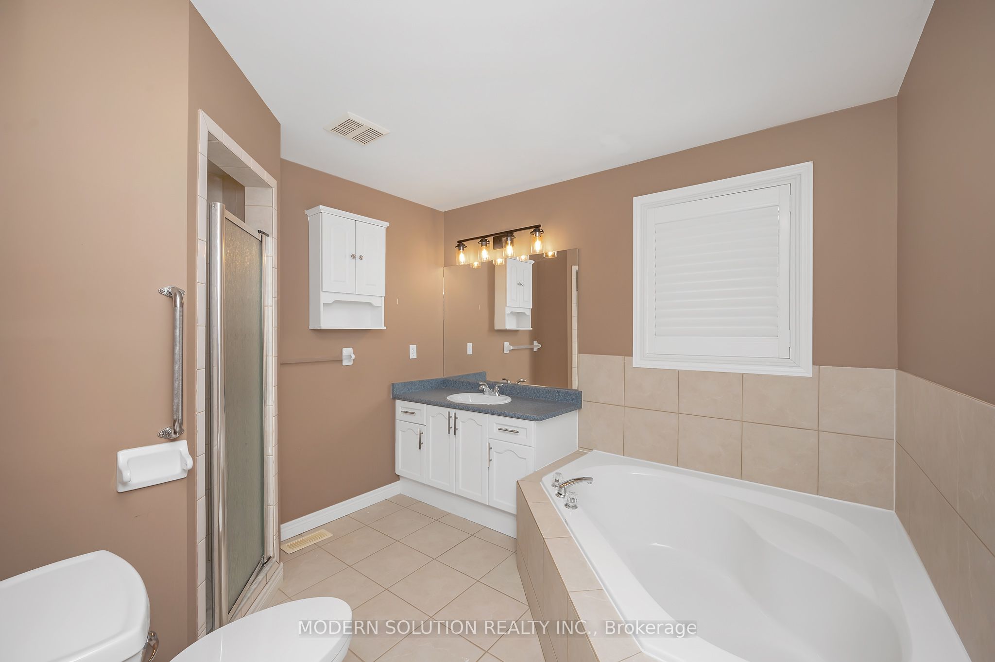 #2 - 5151 Upper Middle Road Property Photo 15