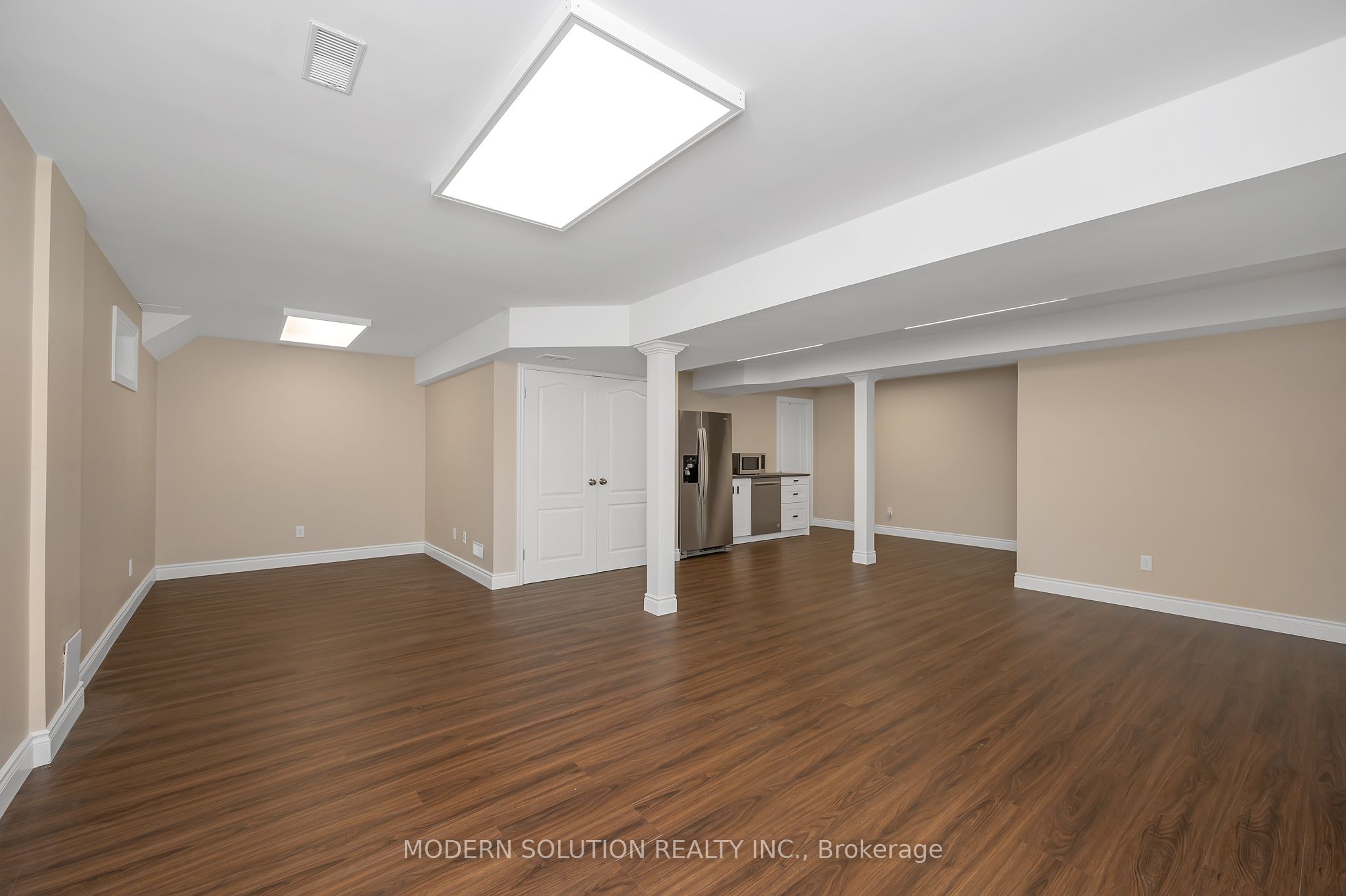 #2 - 5151 Upper Middle Road Property Photo 19