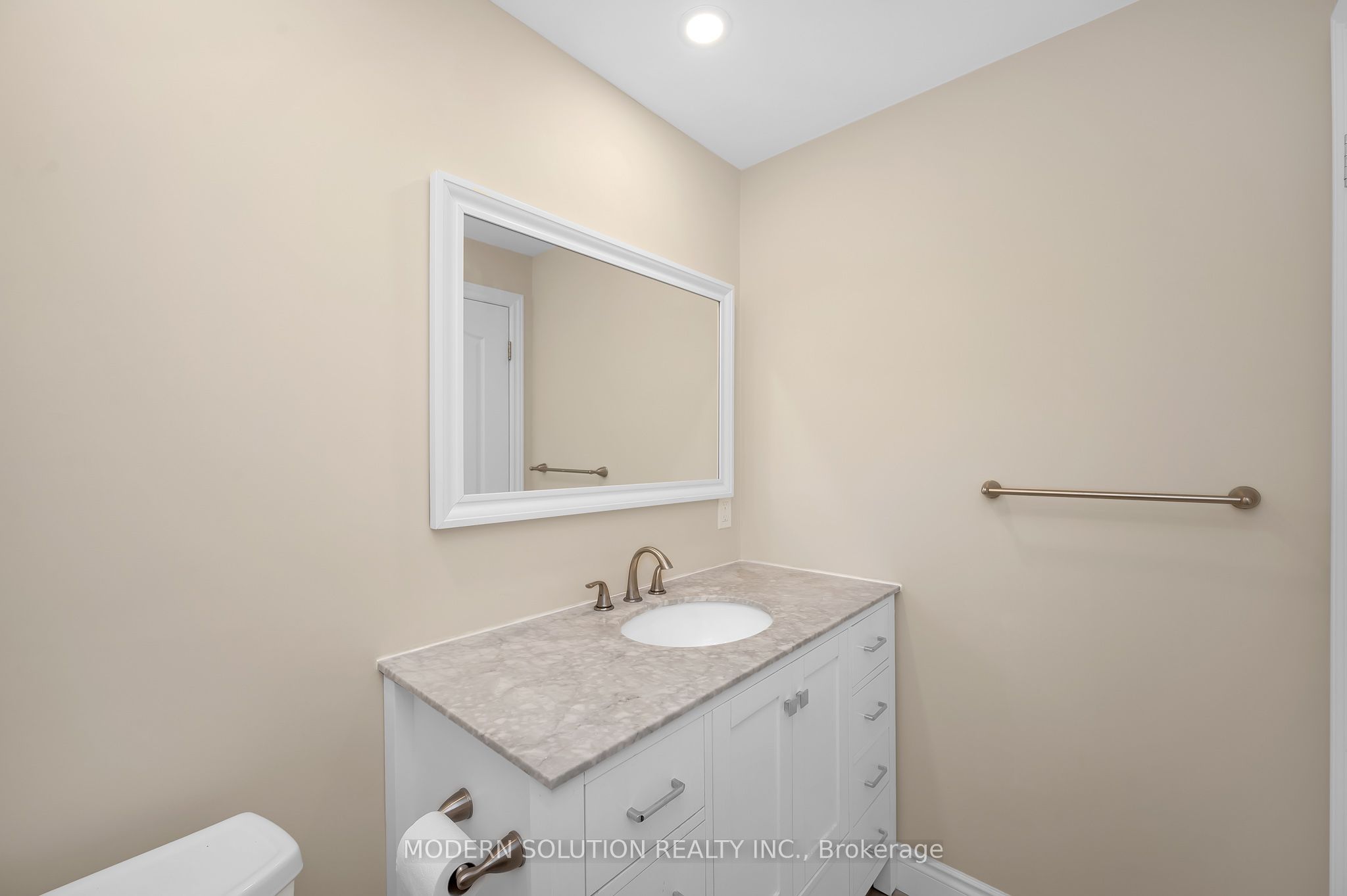 #2 - 5151 Upper Middle Road Property Photo 23