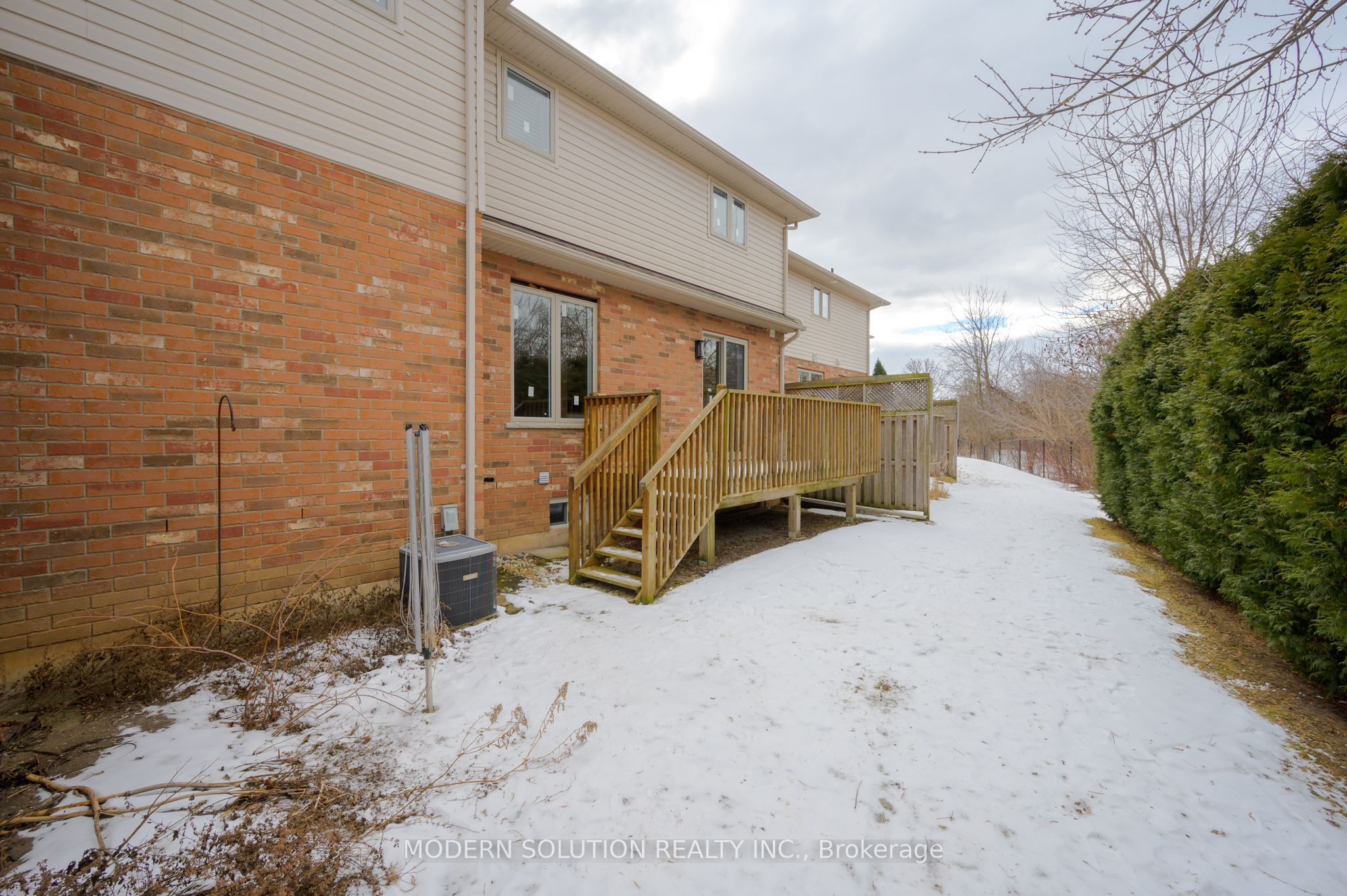 #2 - 5151 Upper Middle Road Property Photo 25