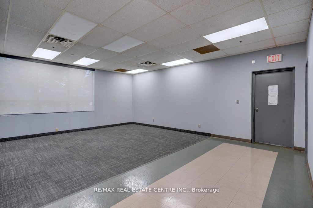 #unit A - 6811 Edwards Boulevard Property Photo 6