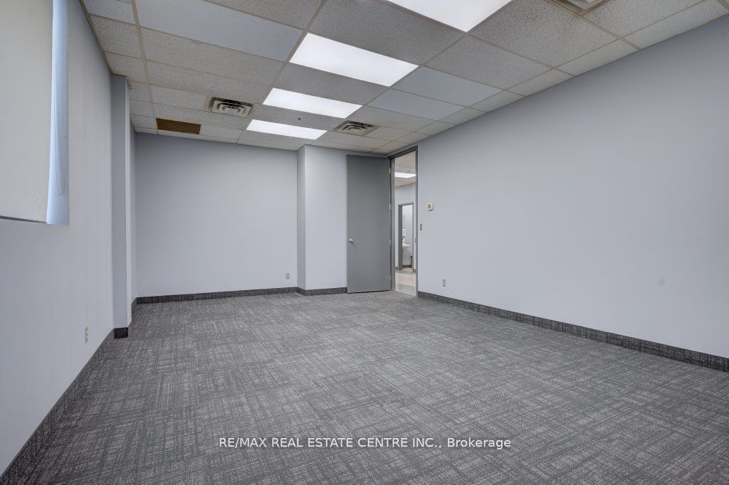 #unit A - 6811 Edwards Boulevard Property Photo 10