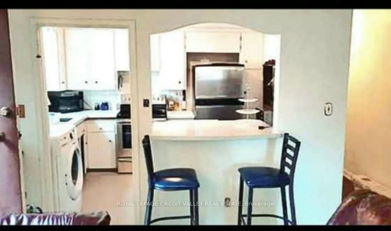 5118 Dundas Street Property Photo 9