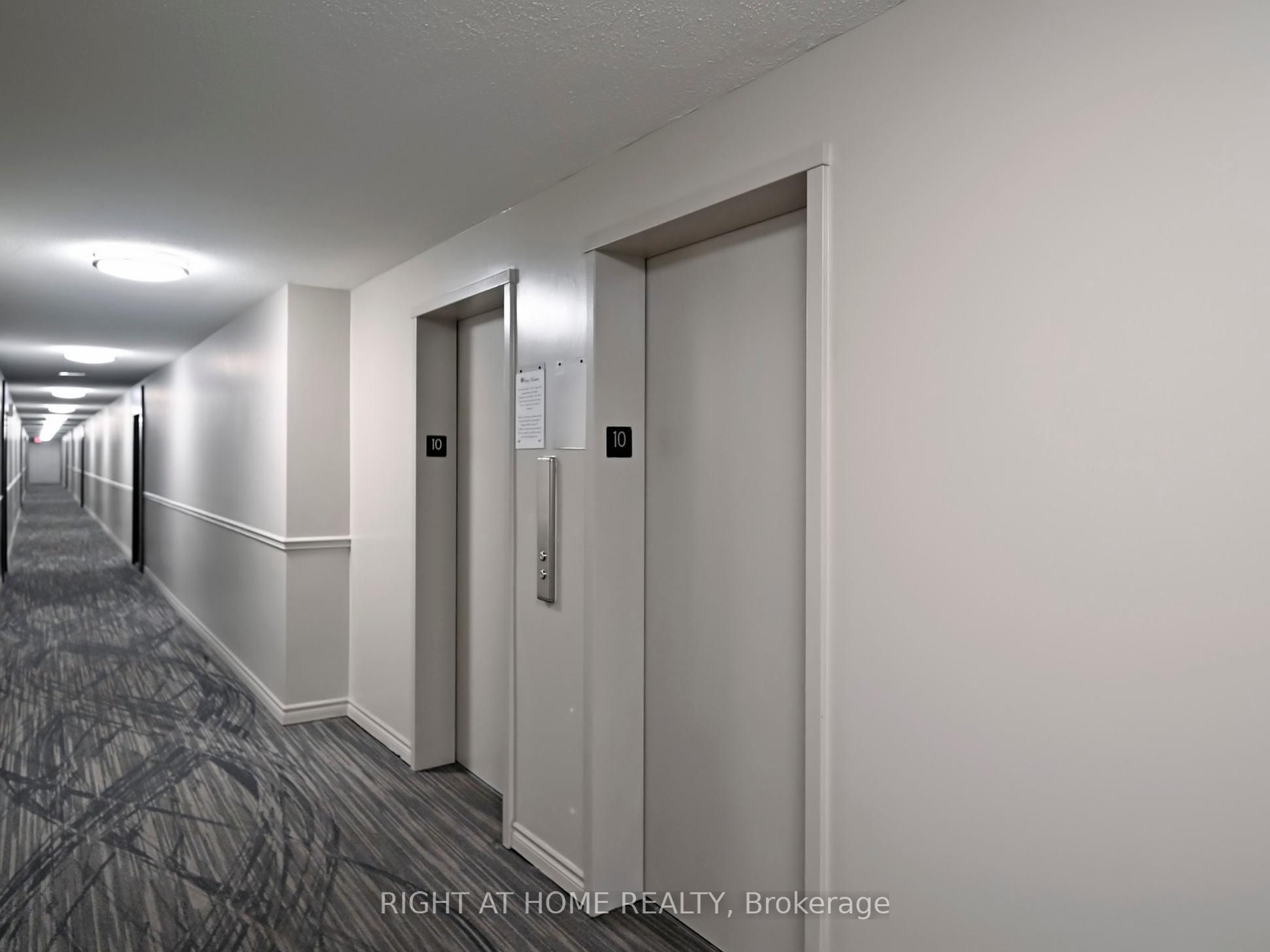 #1004 - 1100 Caven Street Property Photo 5