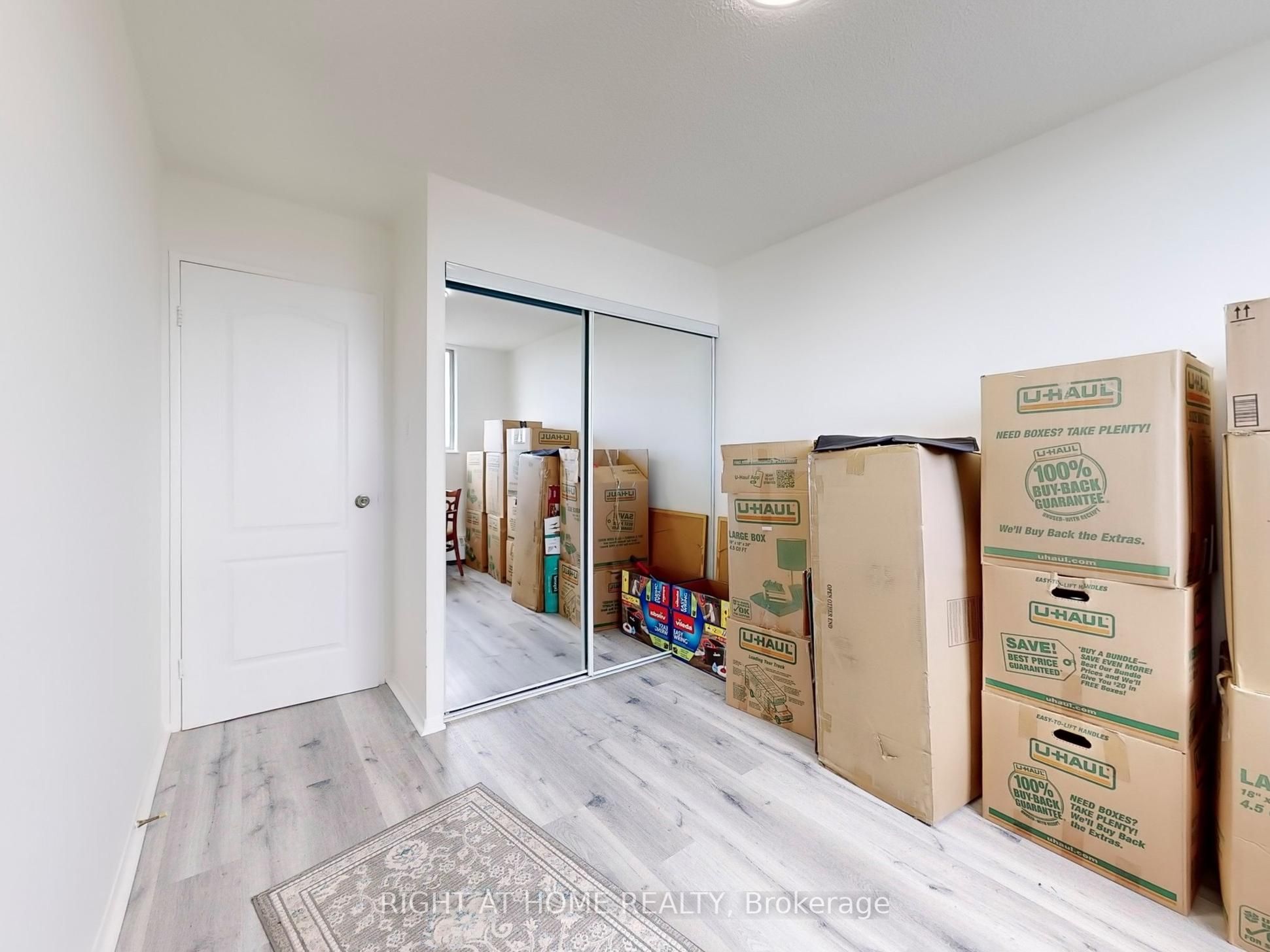#1004 - 1100 Caven Street Property Photo 25