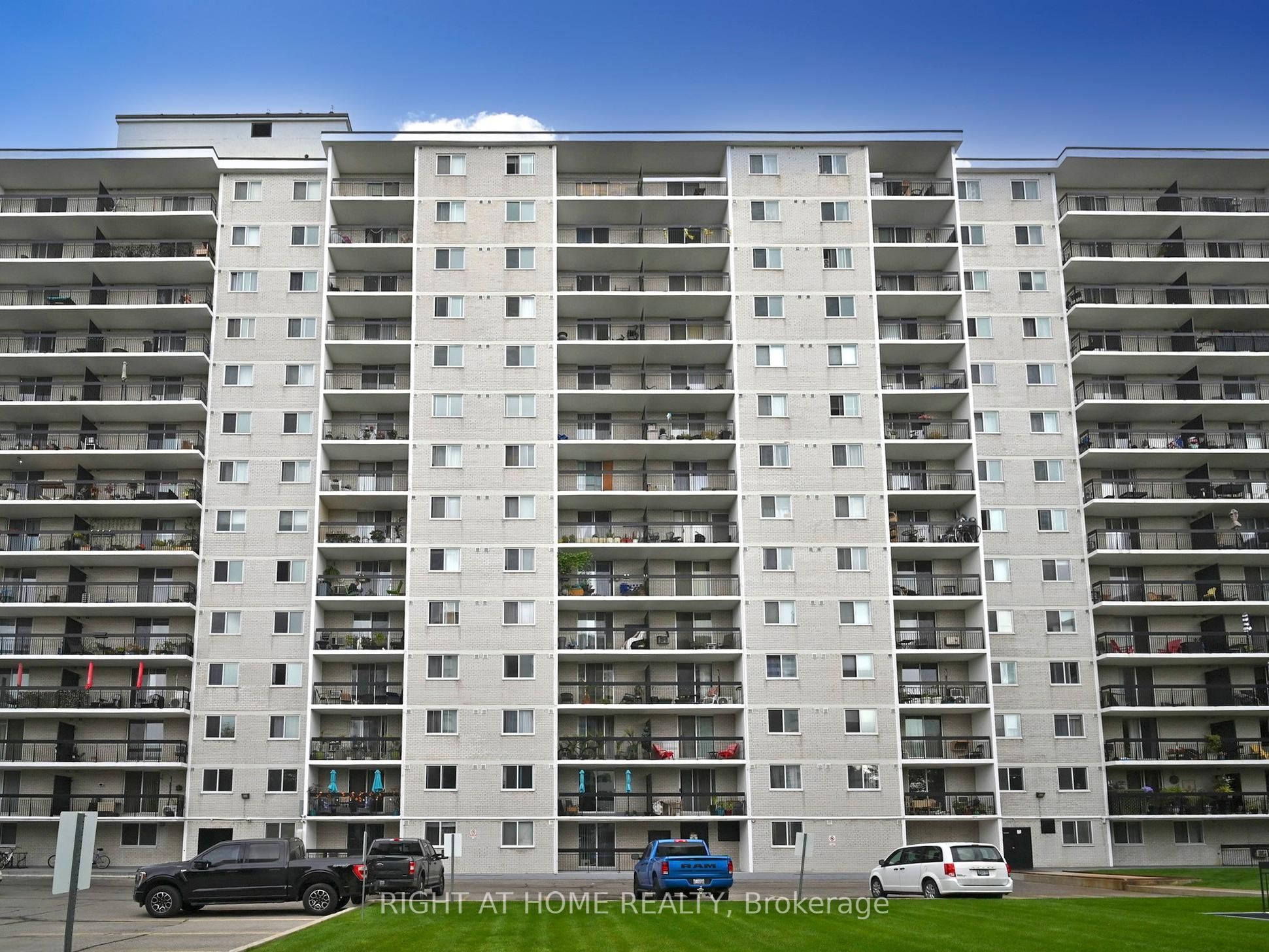 #1004 - 1100 Caven Street Property Photo 28