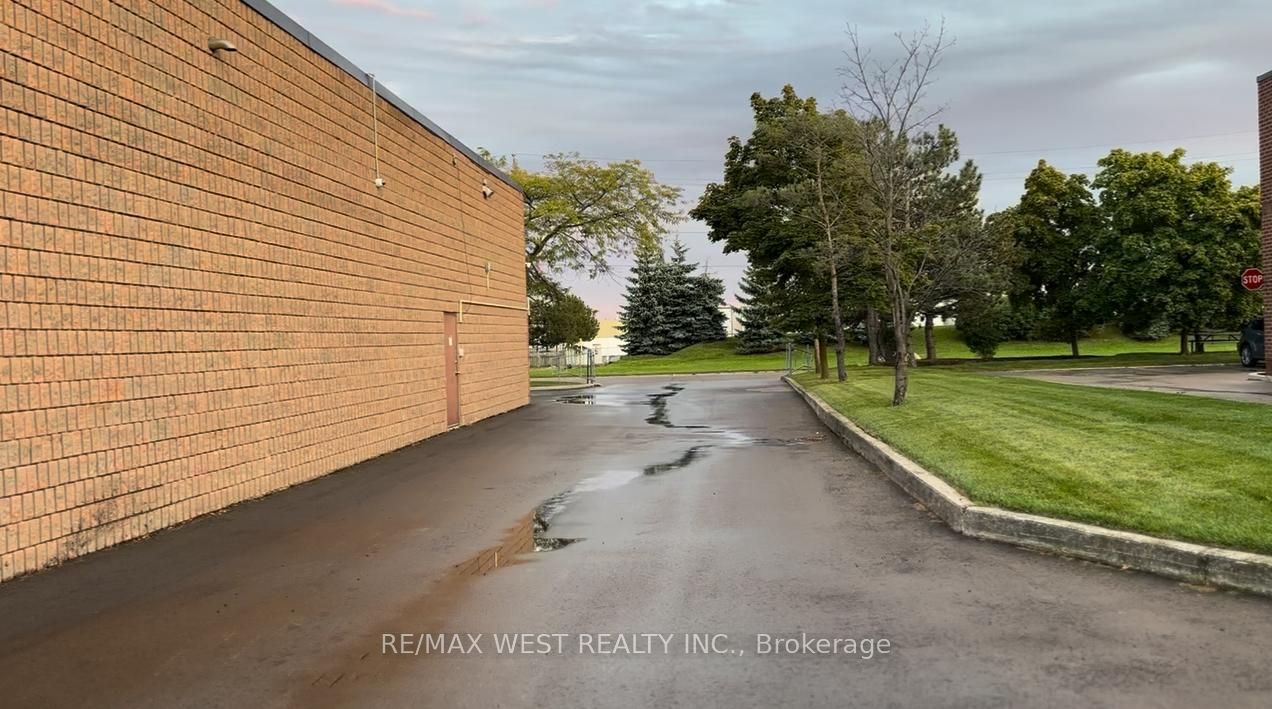#1 - 38 Automatic Road Property Photo 7