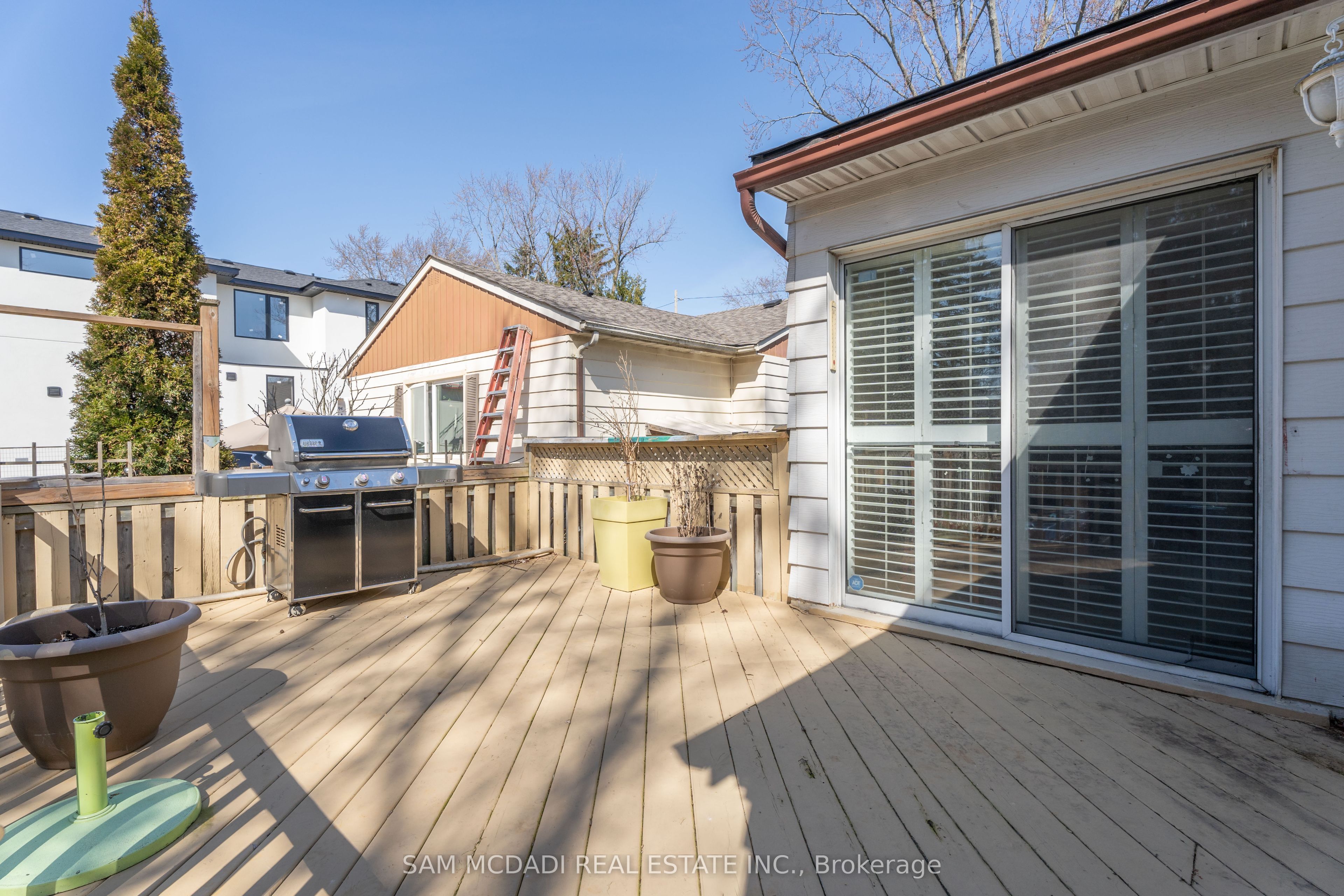 1218 Lakebreeze Drive Property Photo 4