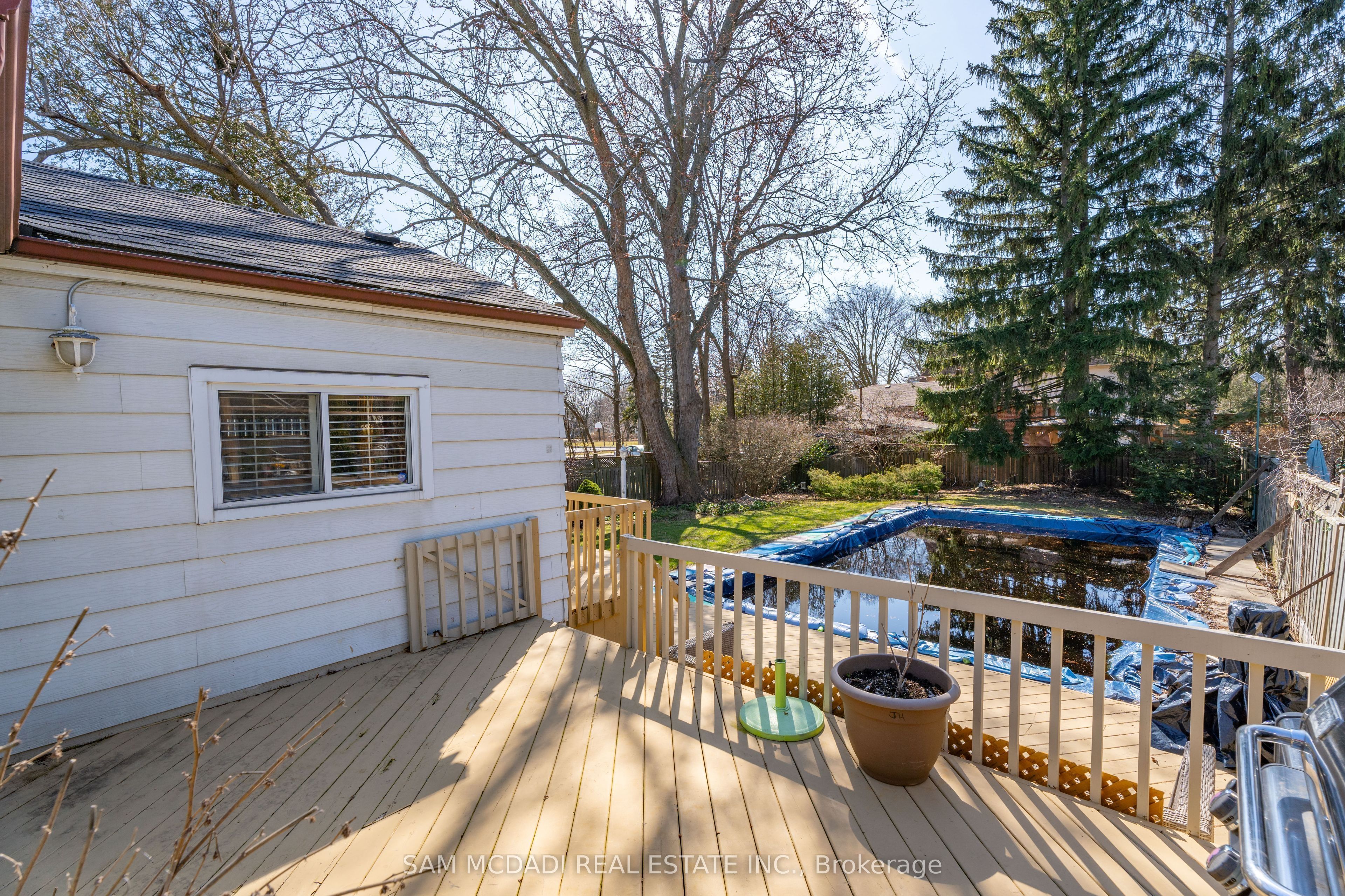 1218 Lakebreeze Drive Property Photo 5
