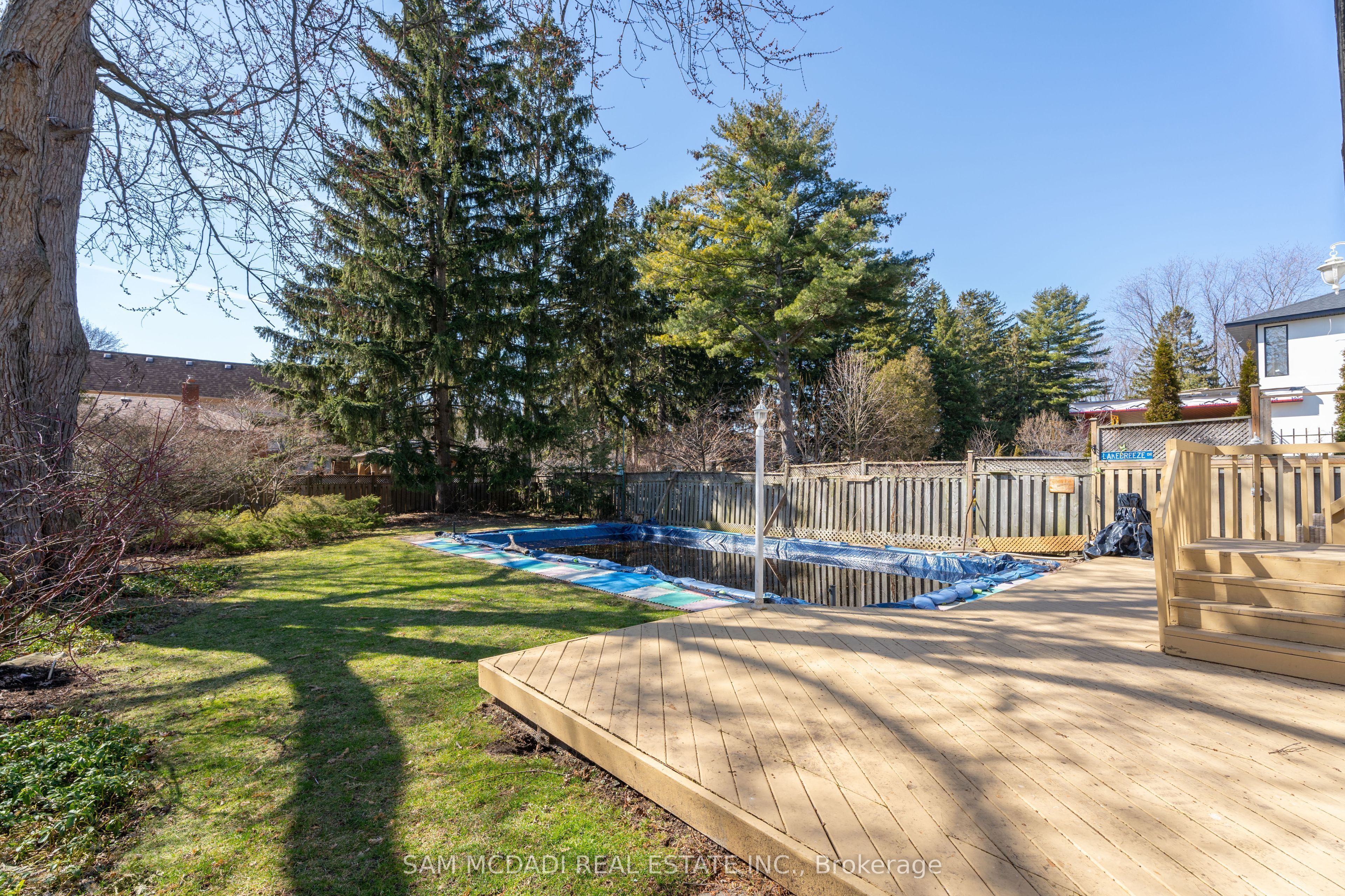 1218 Lakebreeze Drive Property Photo 7