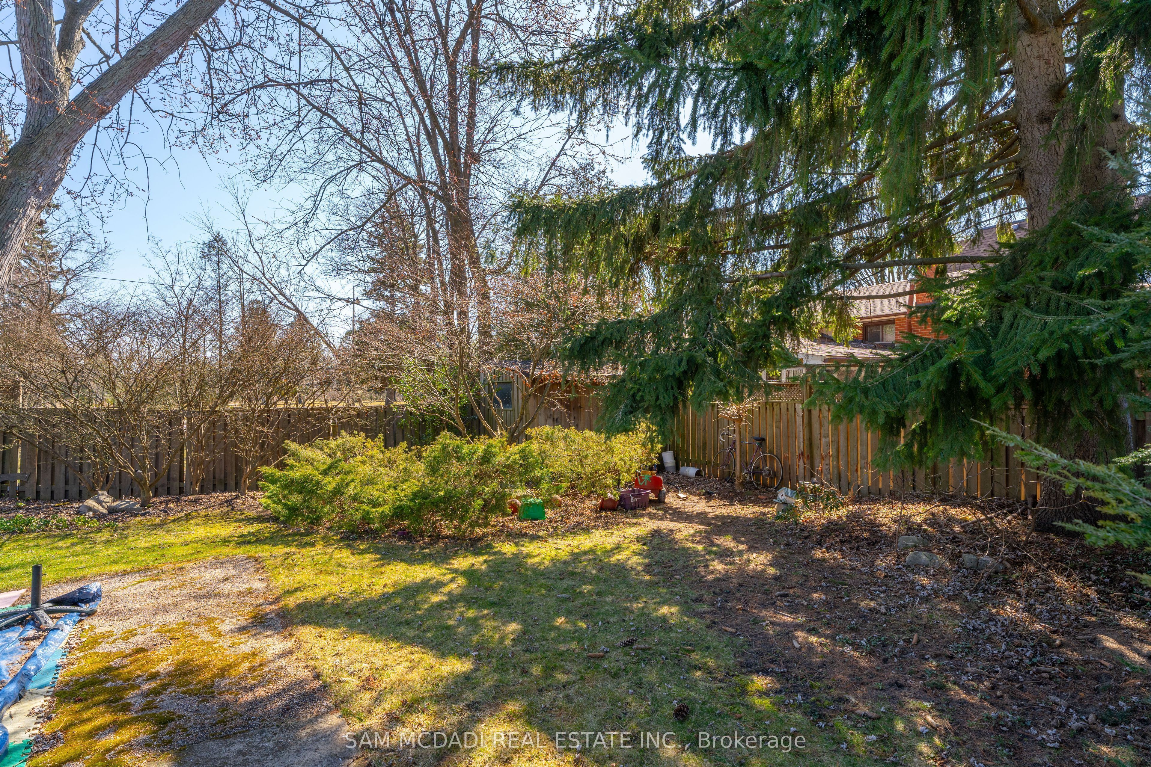 1218 Lakebreeze Drive Property Photo 10