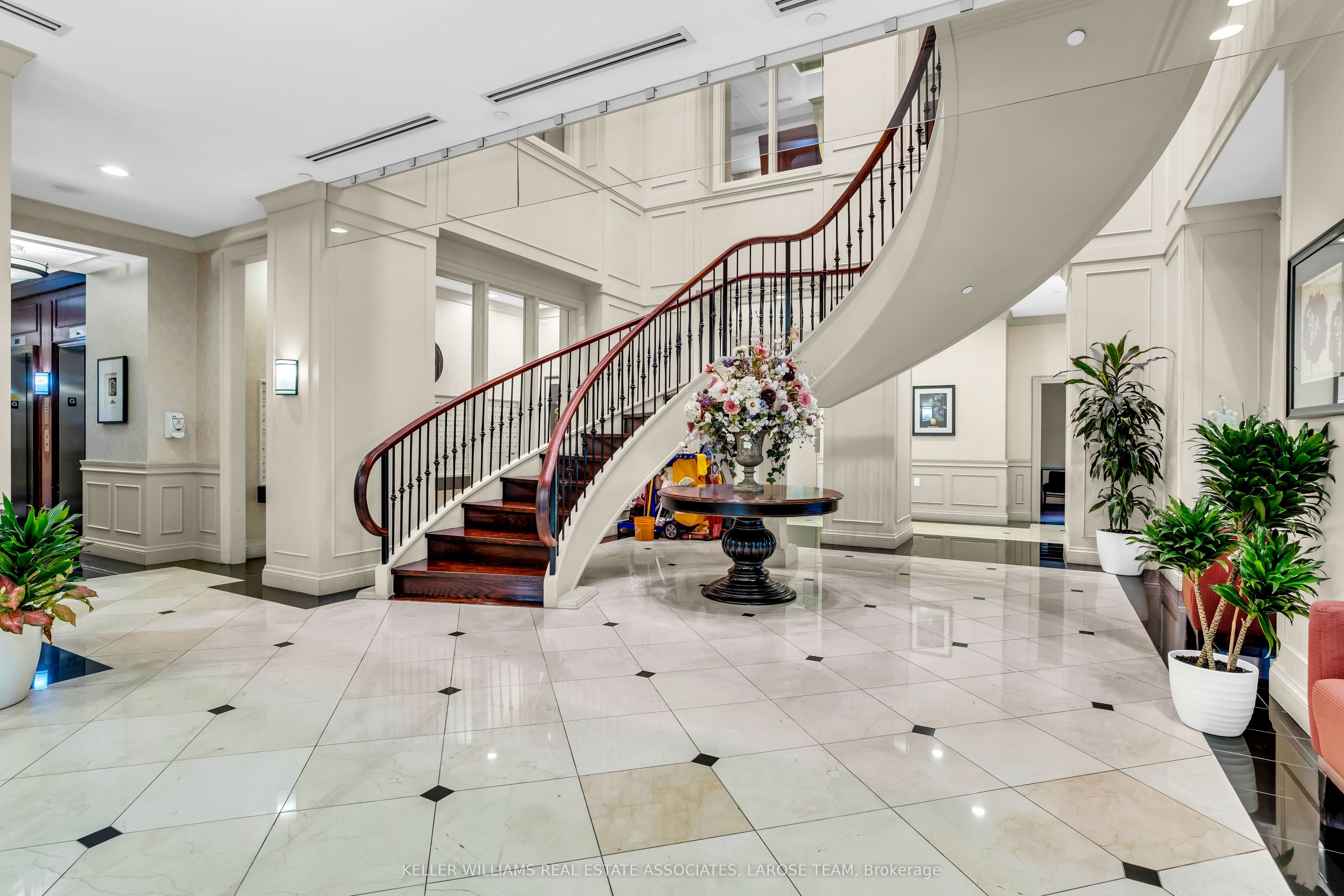 #1707 - 3 Marine Parade Drive Property Photo 3