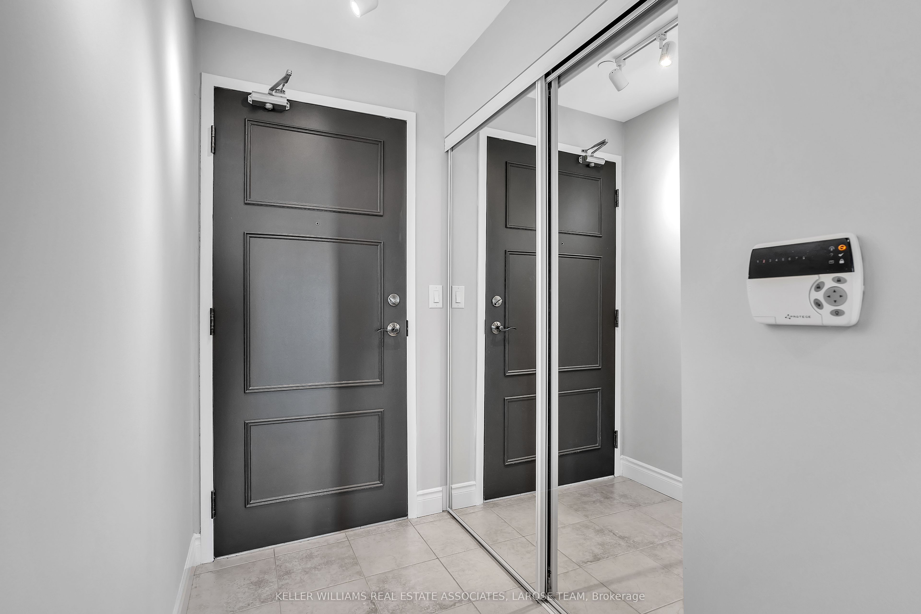#1707 - 3 Marine Parade Drive Property Photo 23
