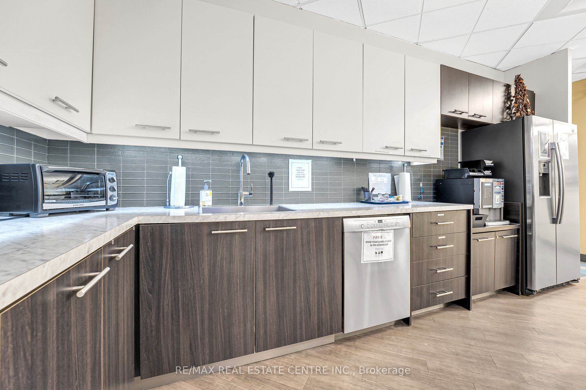#36 - 1100 Burloak Drive Property Photo 8