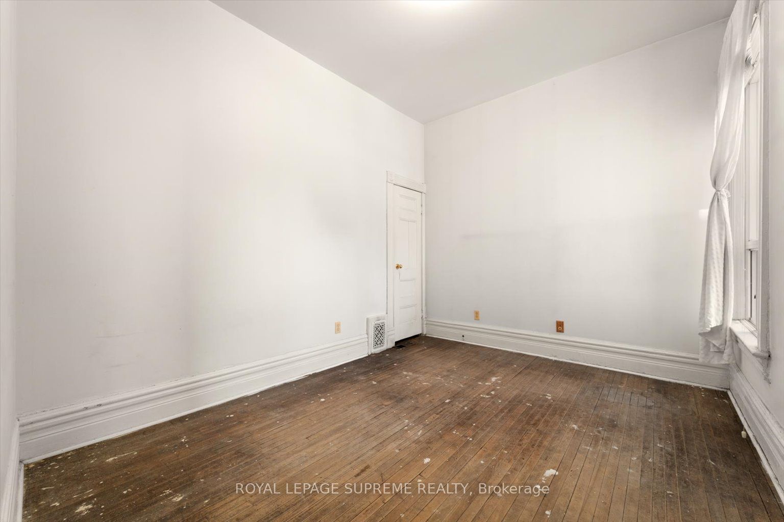 1309 King Street W Property Photo 24