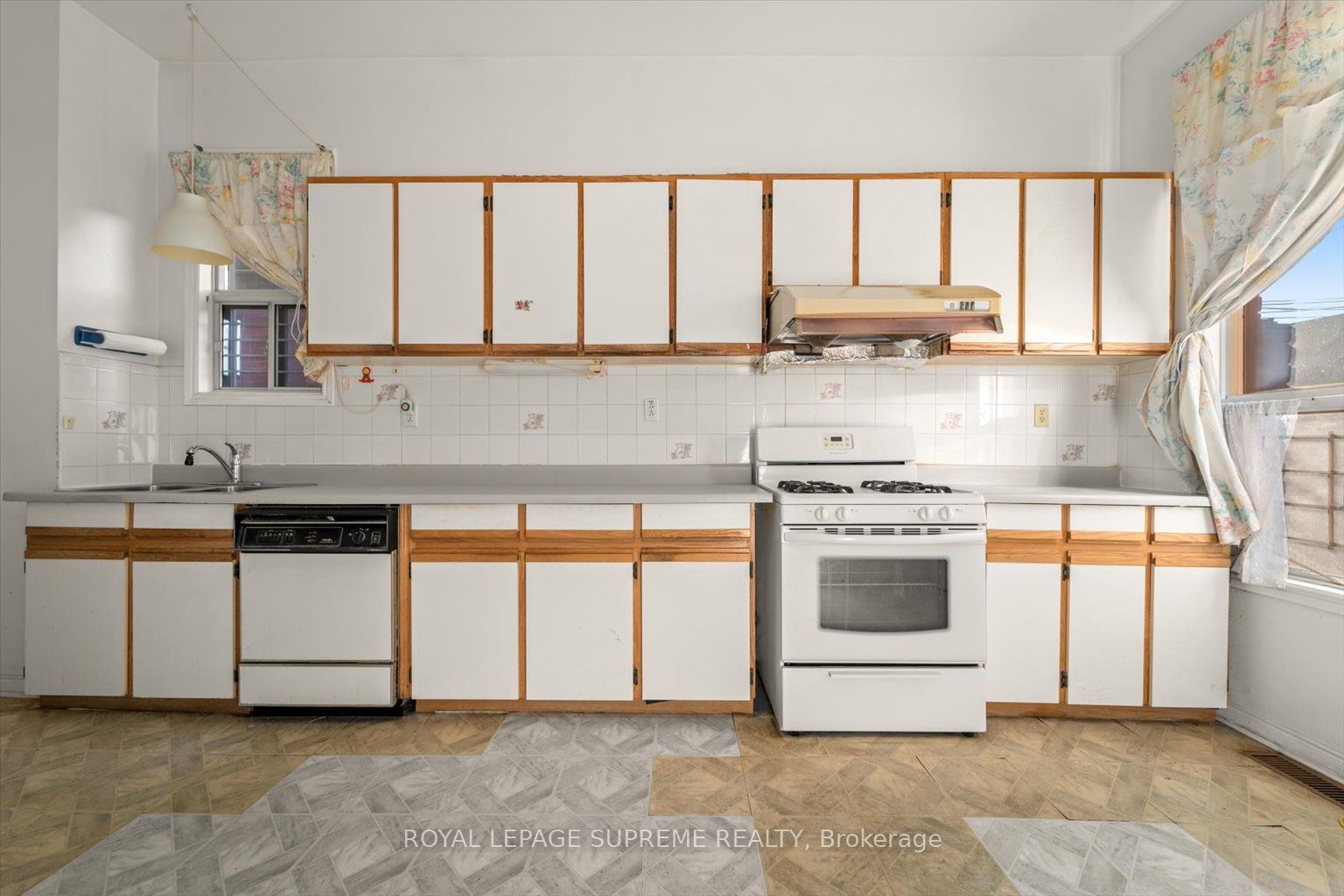 1309 King Street Property Photo 17