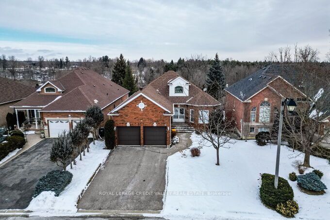 15 Kirkwood Crescent Property Photo 3
