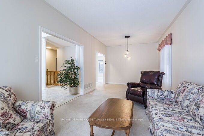 15 Kirkwood Crescent Property Photo 11