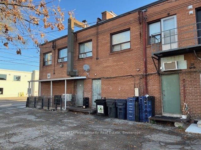 2896 Dufferin Street Property Photo 4