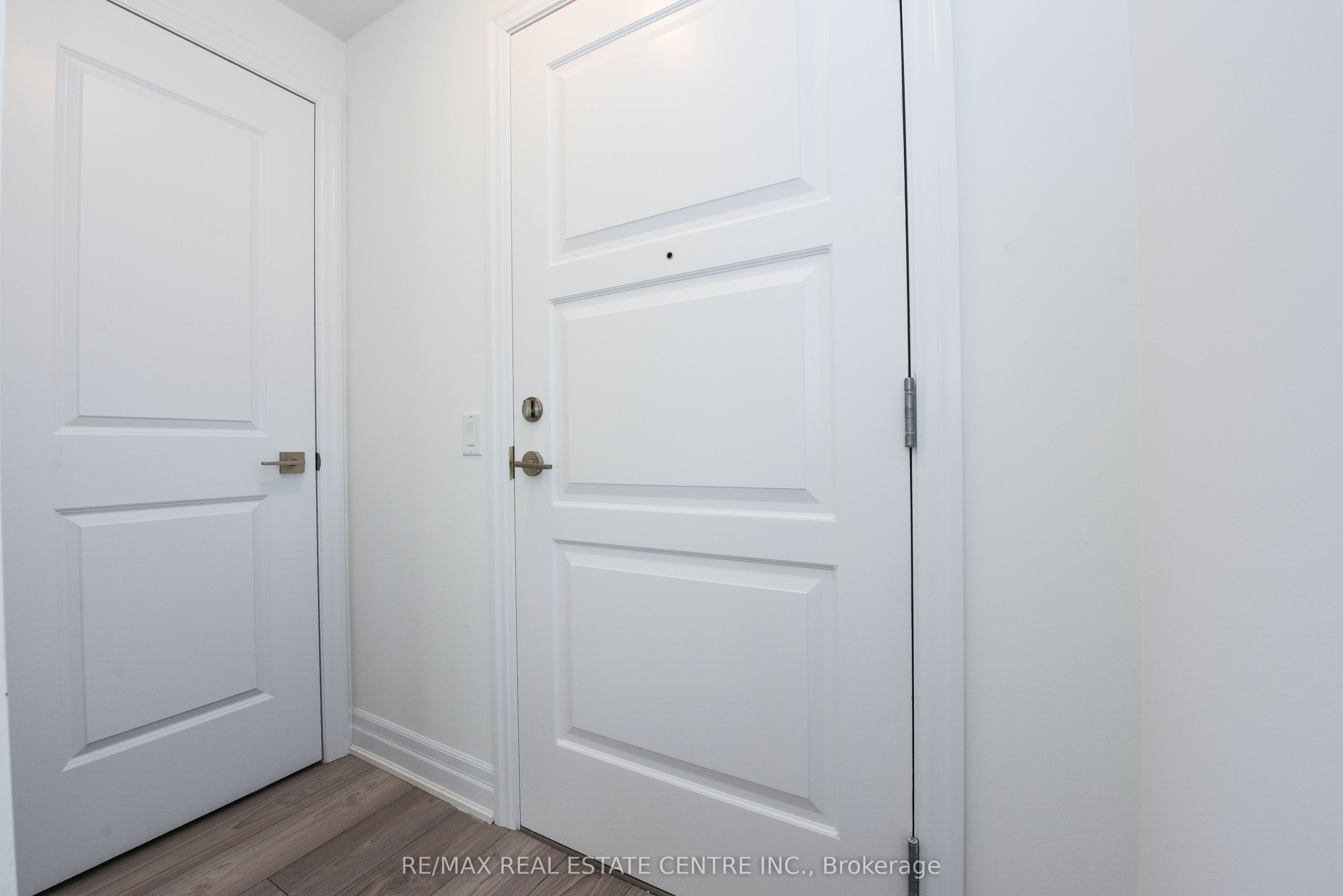 #3209 - 36 Elm Drive Property Photo 4