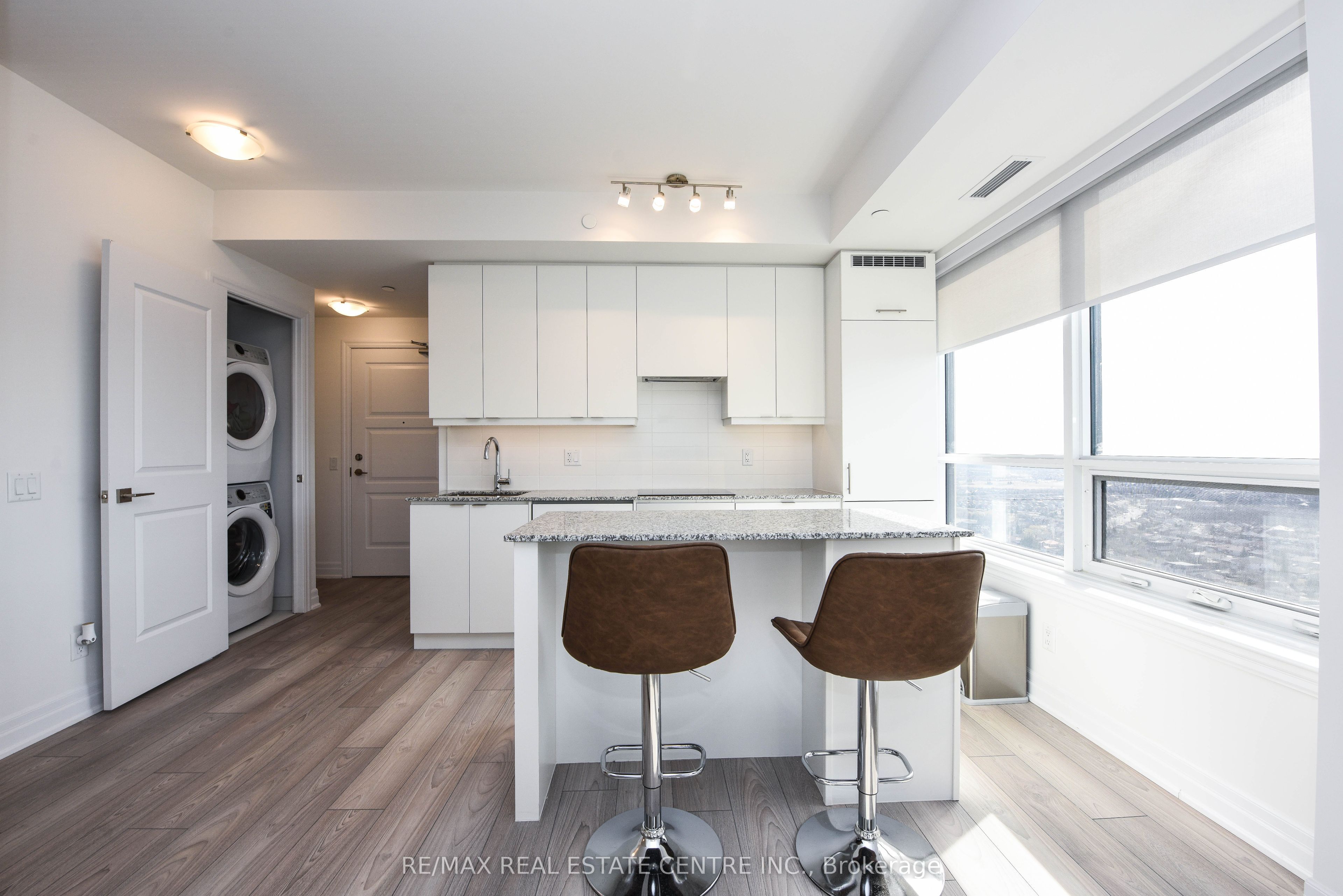 #3209 - 36 Elm Drive Property Photo 13