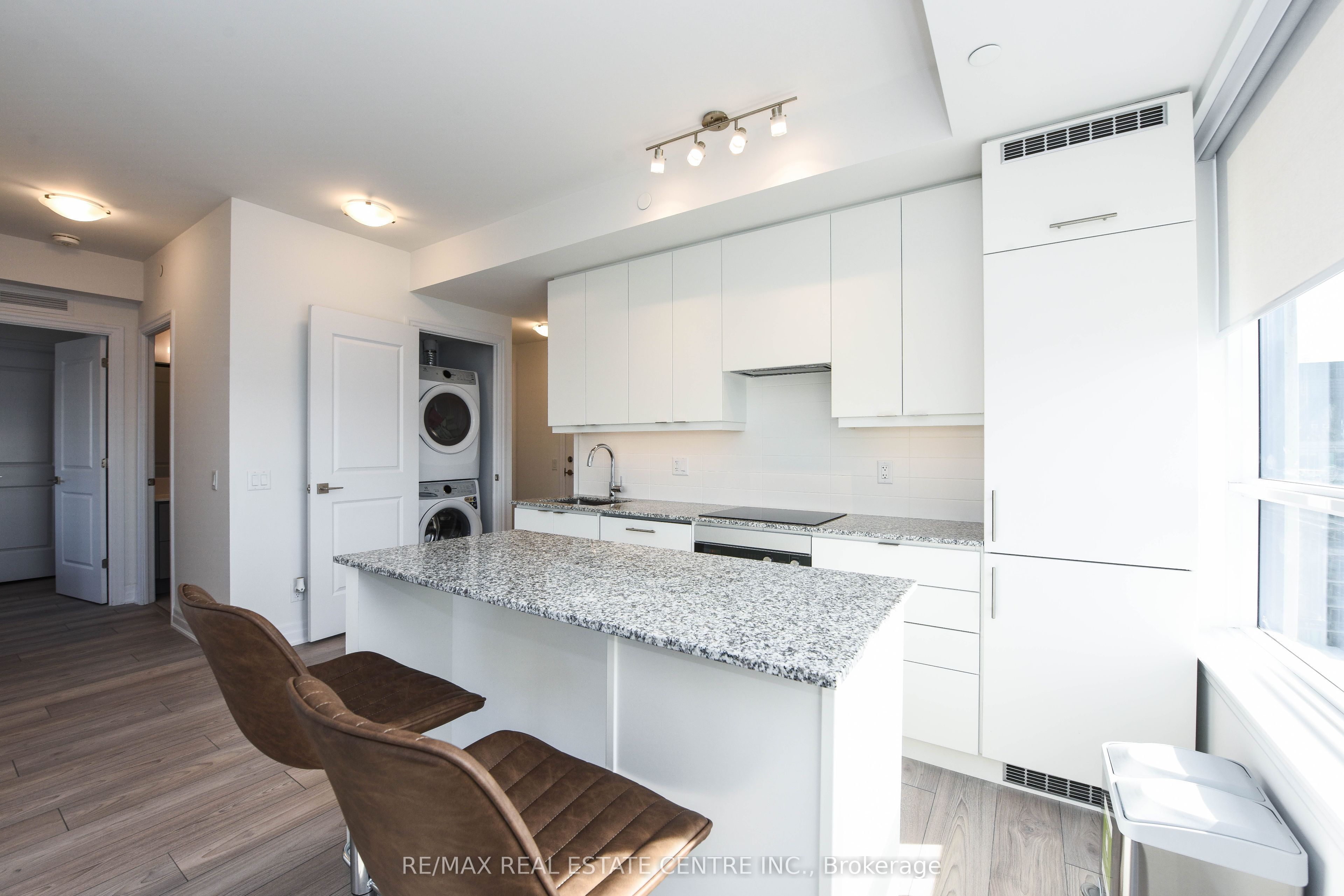 #3209 - 36 Elm Drive Property Photo 14