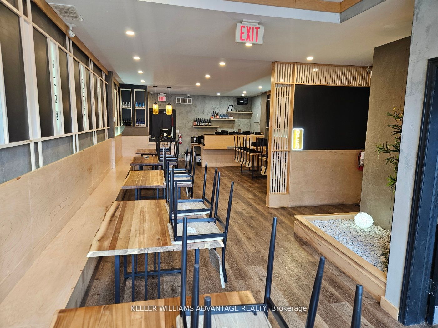 #main - 3073 Bloor Street Property Photo 6