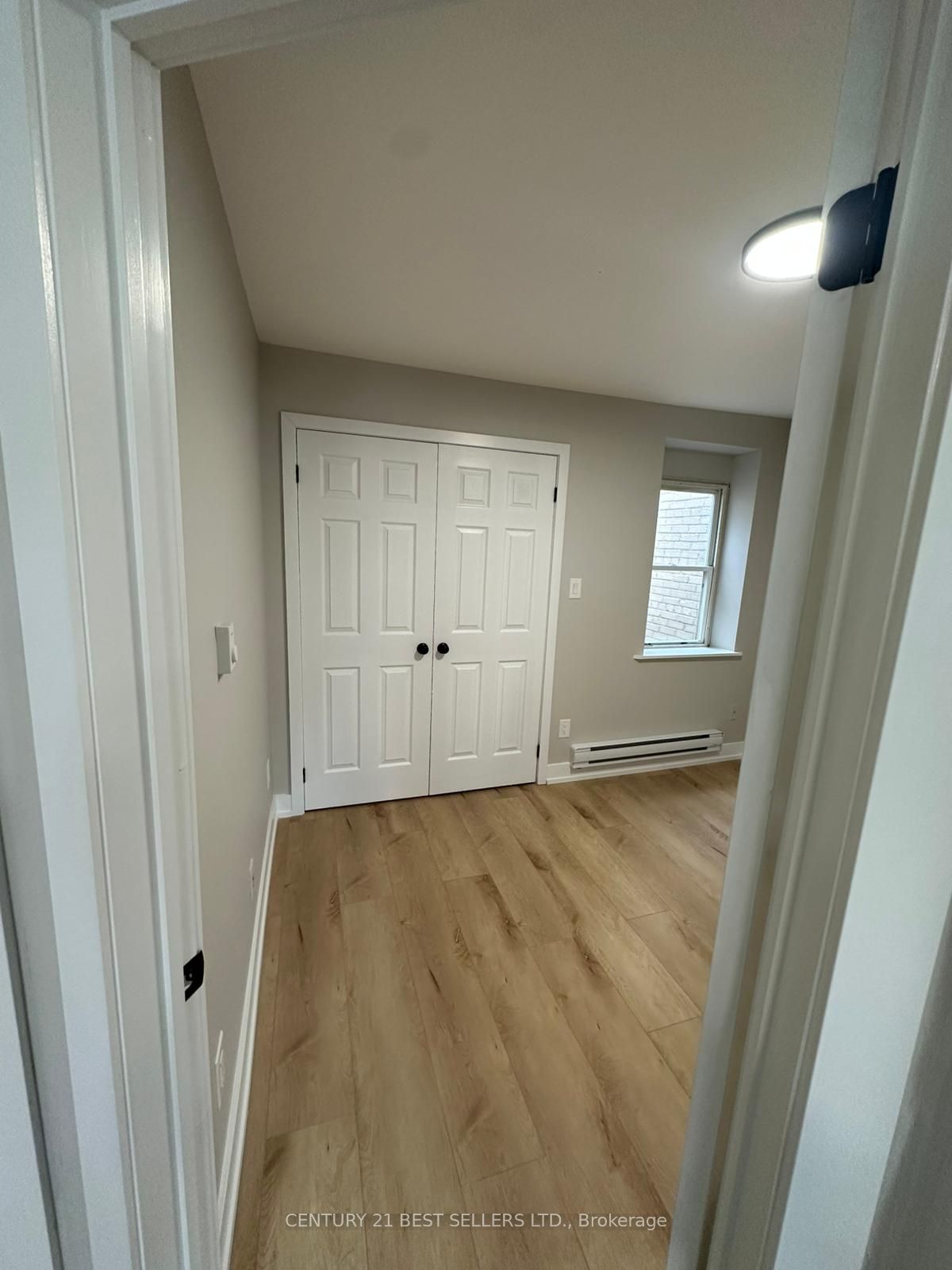 3-2961 Lake Shore Boulevard Property Photo 4