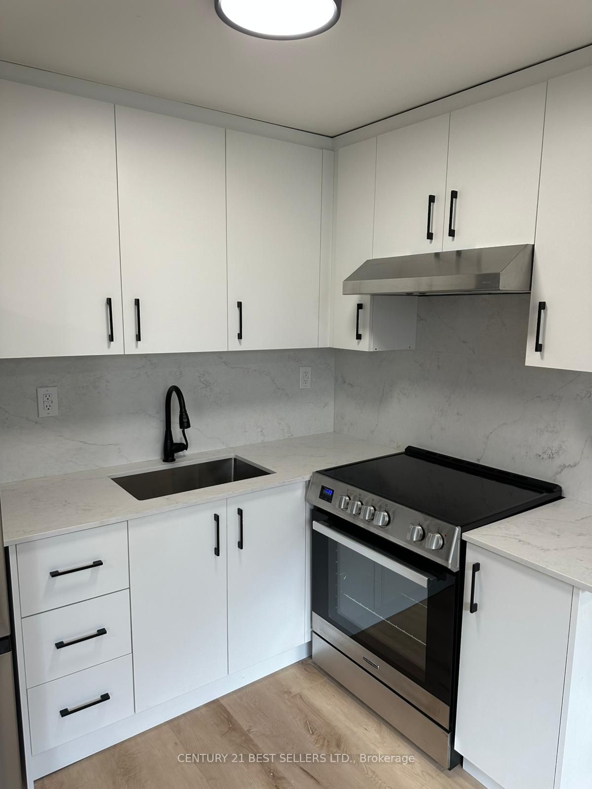 3-2961 Lake Shore Boulevard Property Photo 6