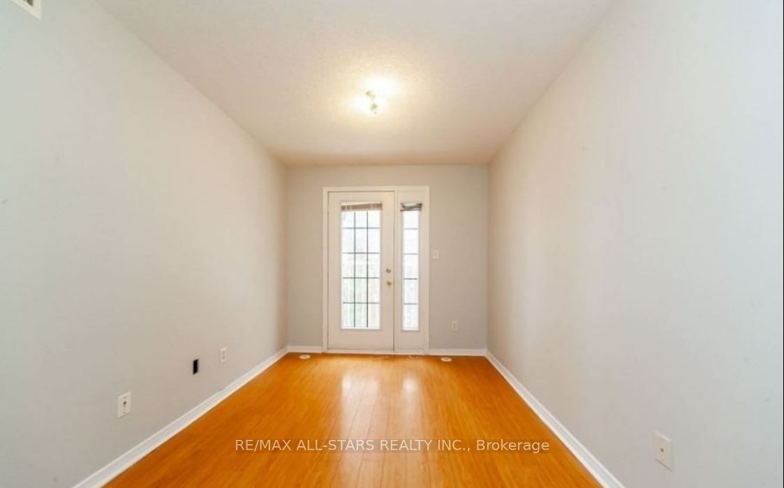 #105 - 37 Four Winds Drive Property Photo 14