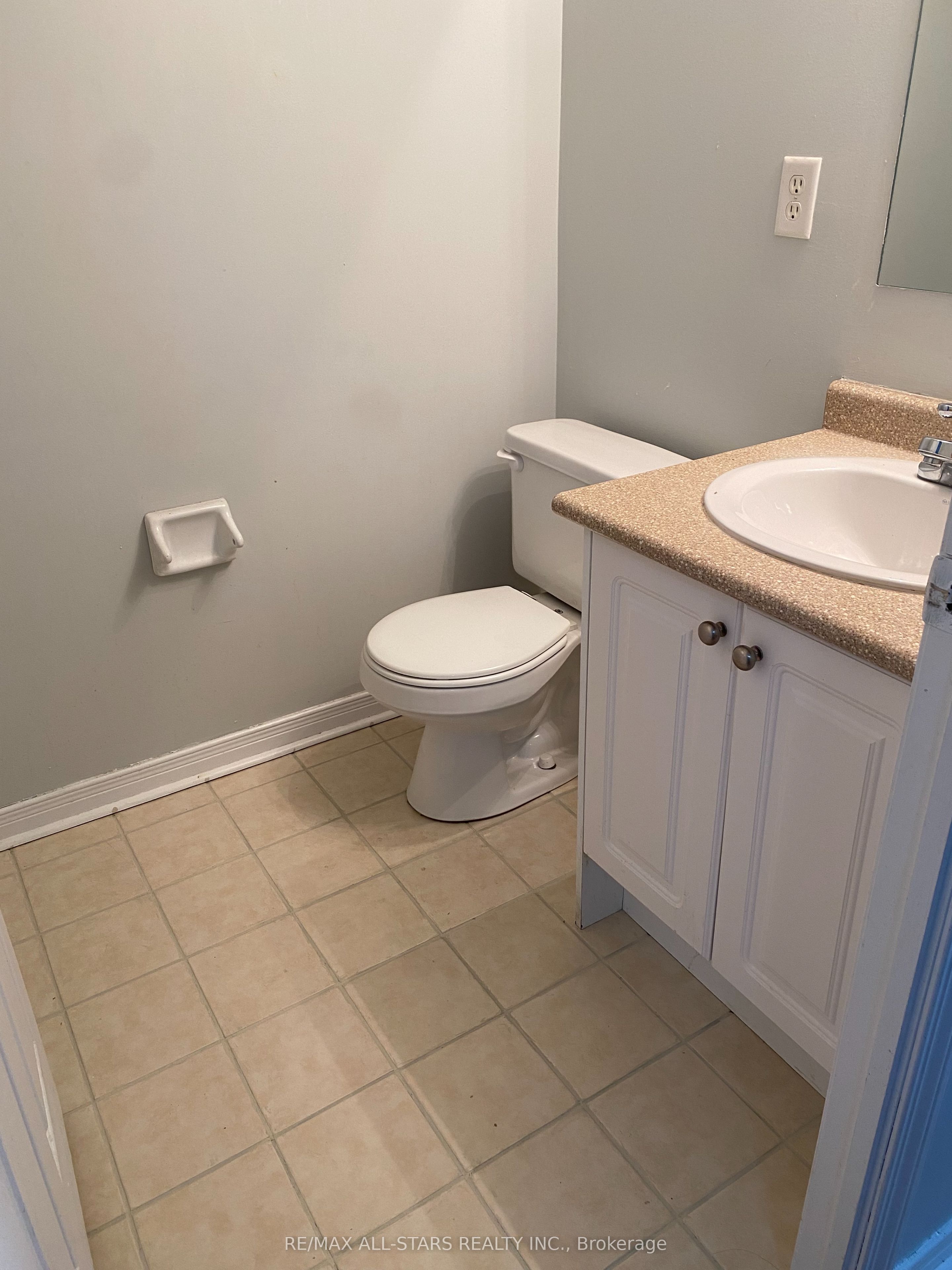 #105 - 37 Four Winds Drive Property Photo 33