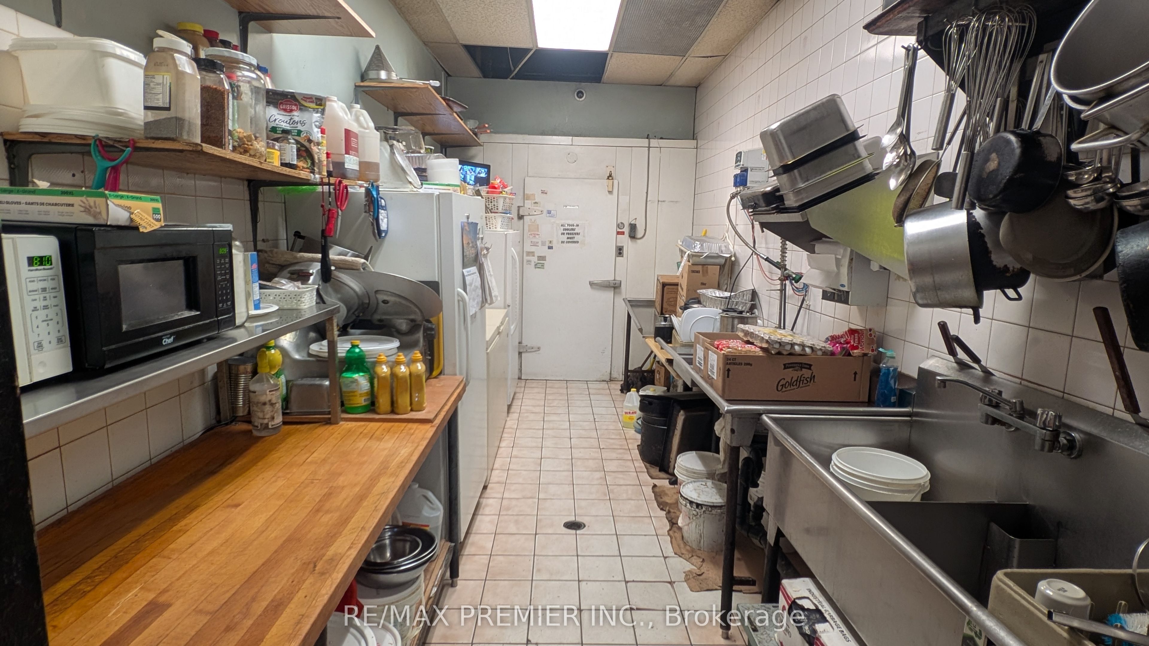 1387 Lawrence Avenue Property Photo 16