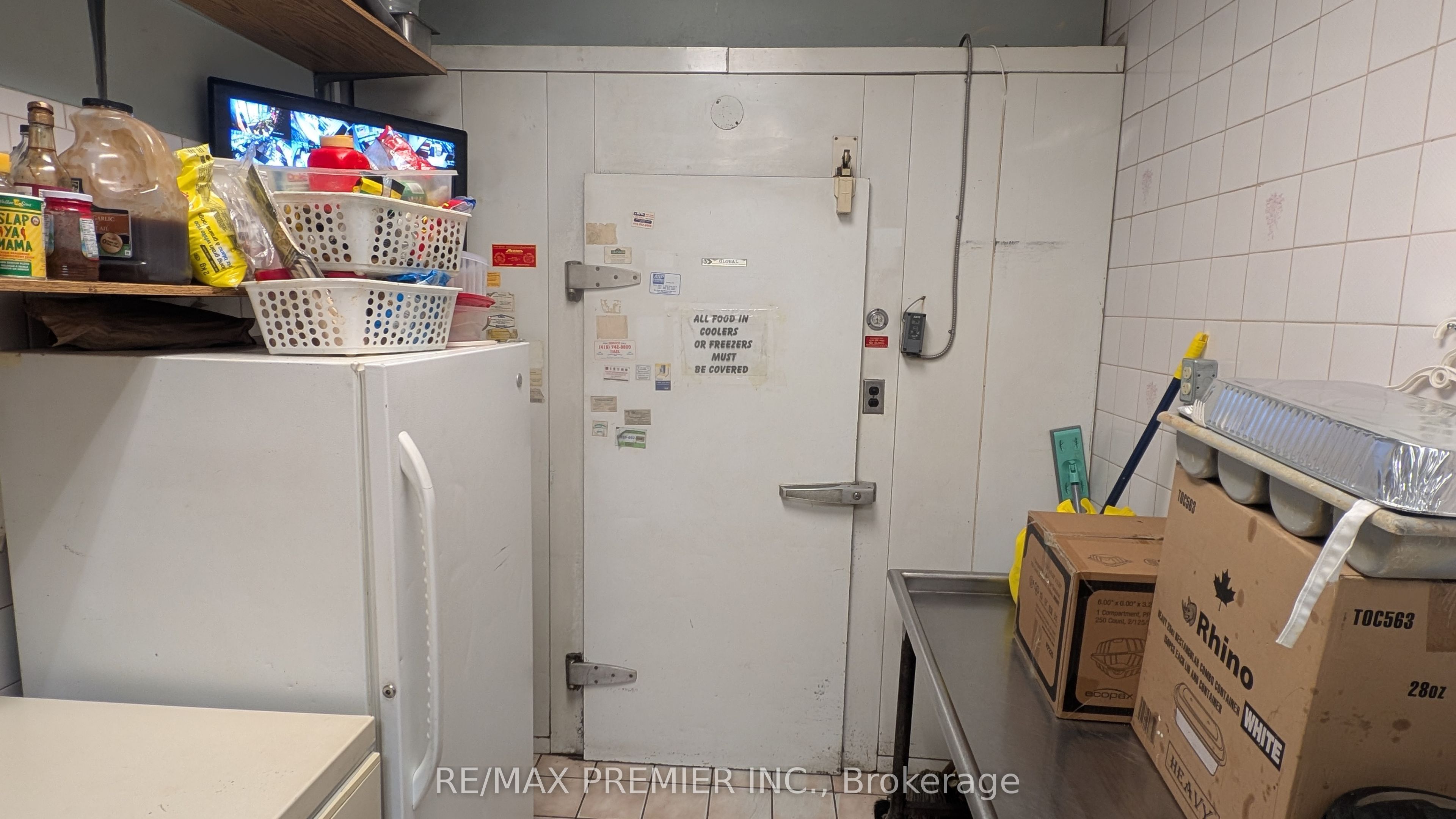 1387 Lawrence Avenue Property Photo 17