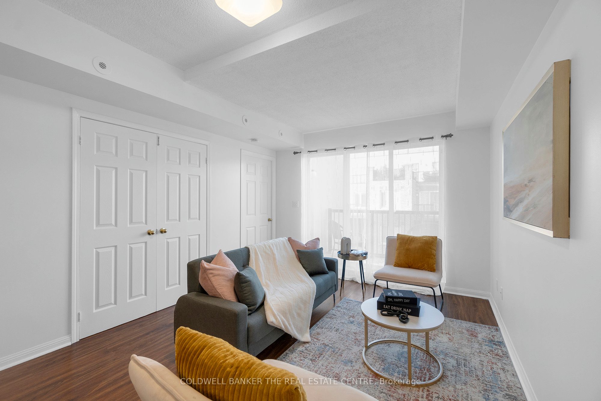 #2057 - 3047 Finch Avenue Property Photo 5